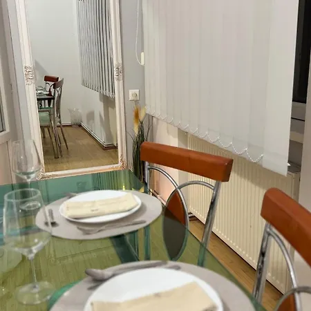 Chic & Cozy In Apartment Timisoara